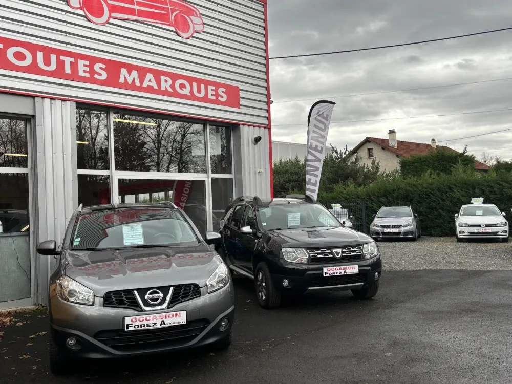 Voiture devant le grage
